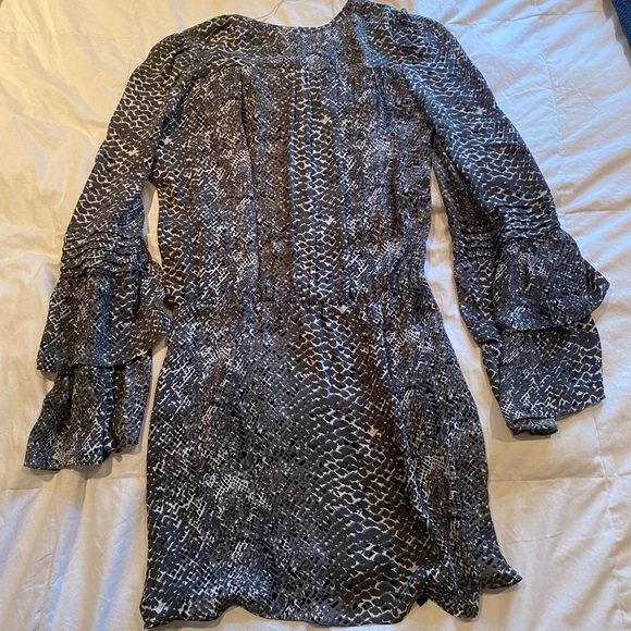 Parker bell sleeve long sleeve mini dress - Picture 9 of 10